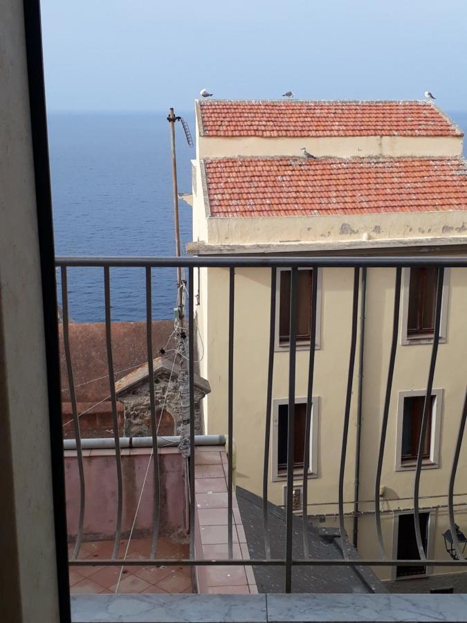 L'Antico Faro Bed and Breakfast Castelsardo Exteriör bild